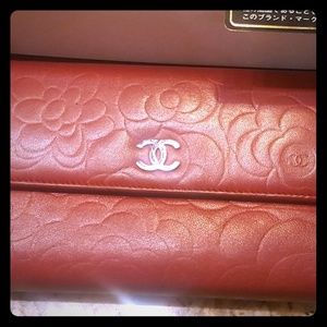 💯Authentic Chanel lambskin  wallet with earrings.